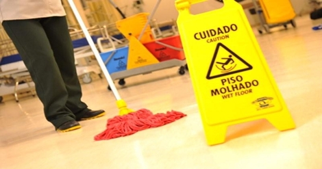 Resultado de imagem para ajudante de limpeza
